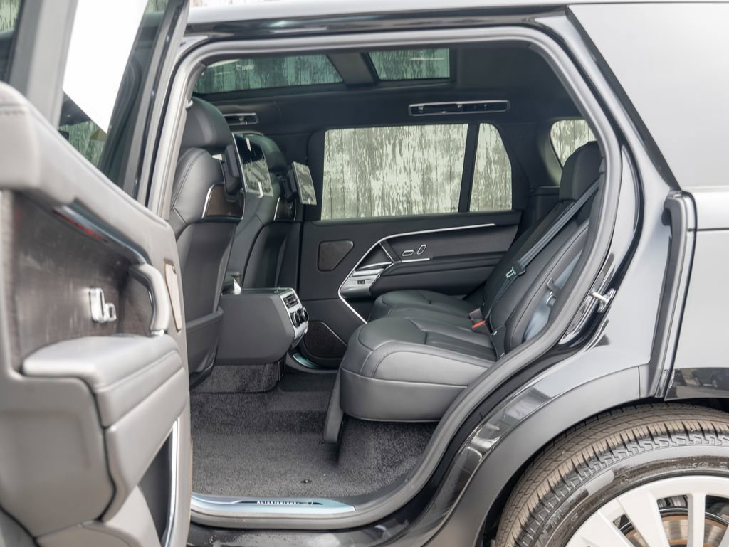 New 2026 Land Rover Range Rover Long Wheelbase Autobiography image 21