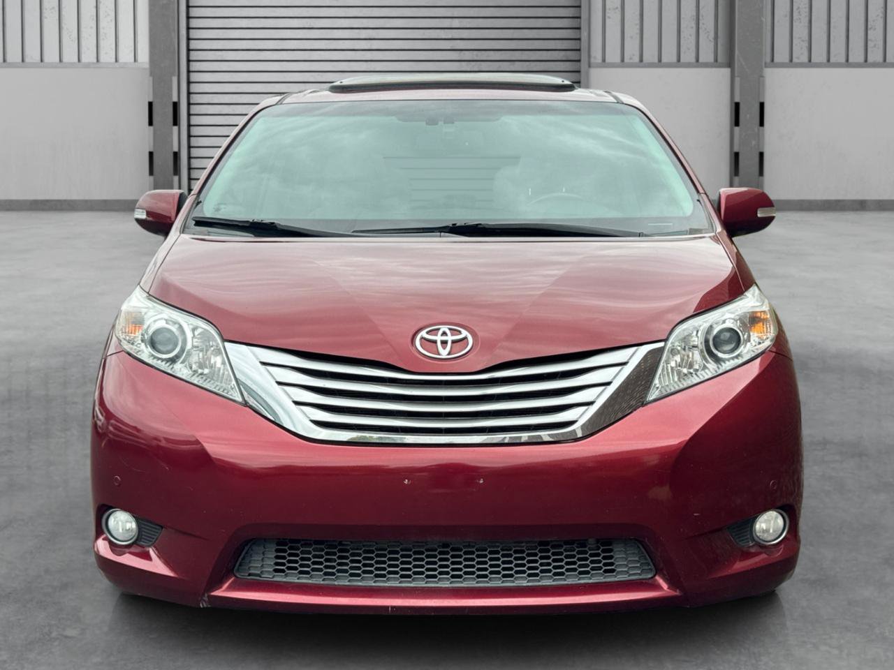 Used 2014 Toyota Sienna Limited w/ Limited Convenience Package FWD image 10