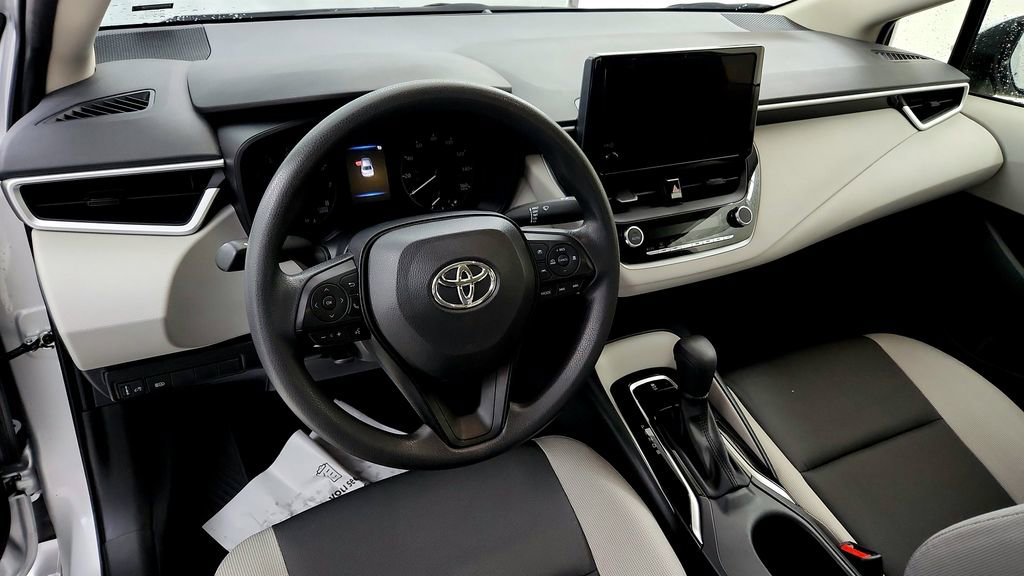 Used 2024 Toyota Corolla LE FWD image 24