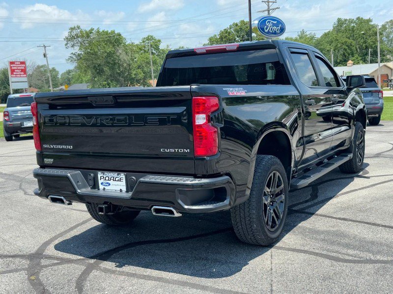 Used 2025 Chevrolet Silverado 1500 Custom Trail Boss AWD/4WD image 3