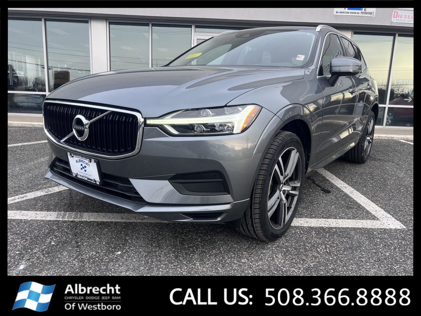 Used 2020 Volvo XC60 T6 Momentum w/ Protection Package image 1