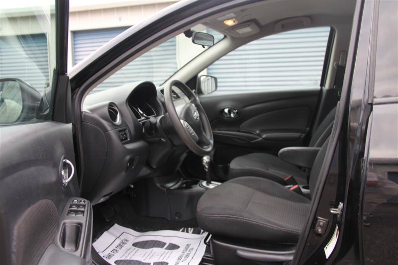 Used 2015 Nissan Versa SV FWD image 18