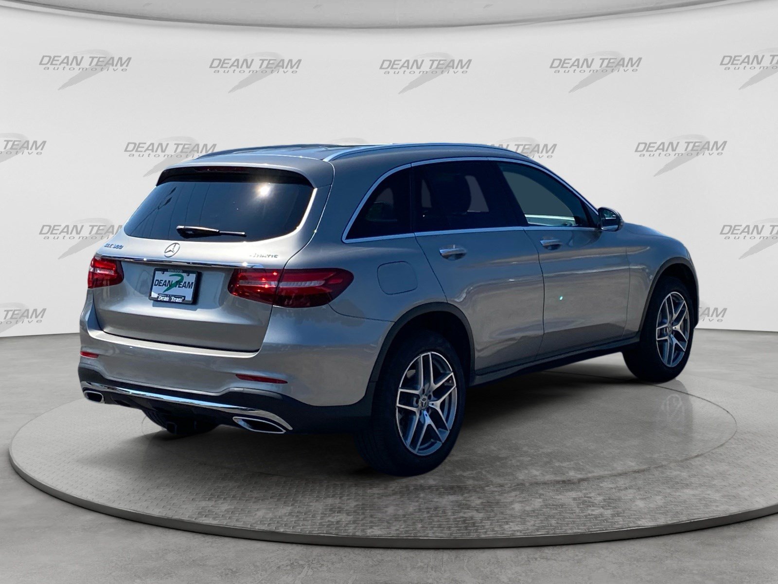 Used 2019 Mercedes-Benz GLC 300 4MATIC image 8