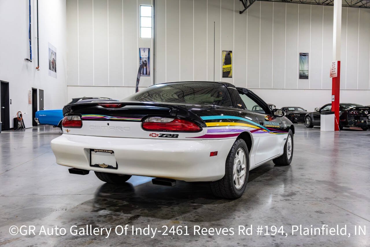 Used 1993 Chevrolet Camaro Z28 RWD image 6