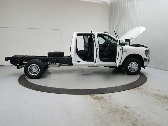 New 2026 RAM 3500 Tradesman w/ Chrome Appearance Group A AWD/4WD image 16