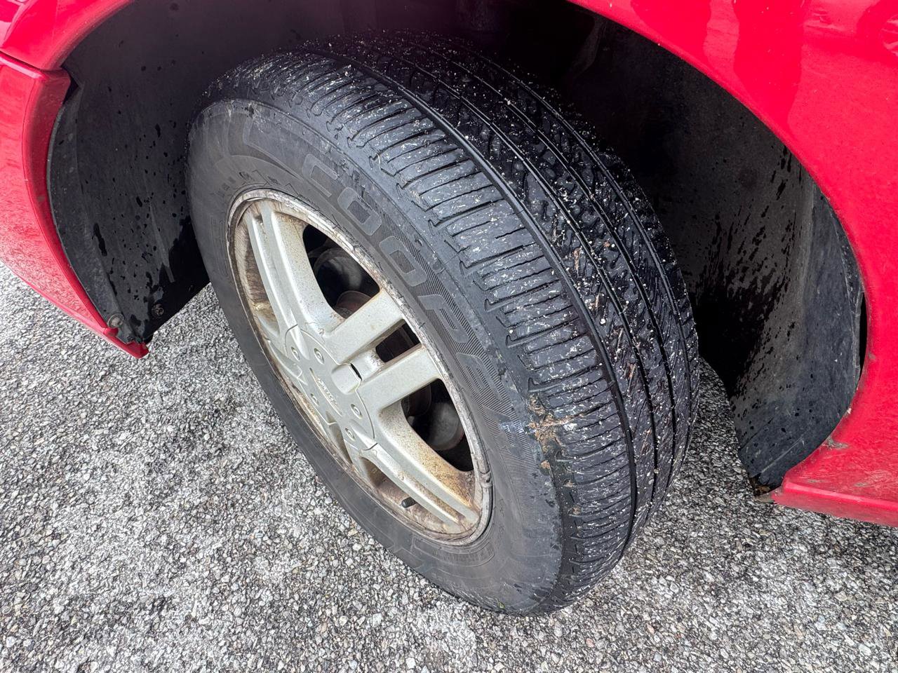 Used 2004 Ford Focus ZX3 Hatchback FWD image 19