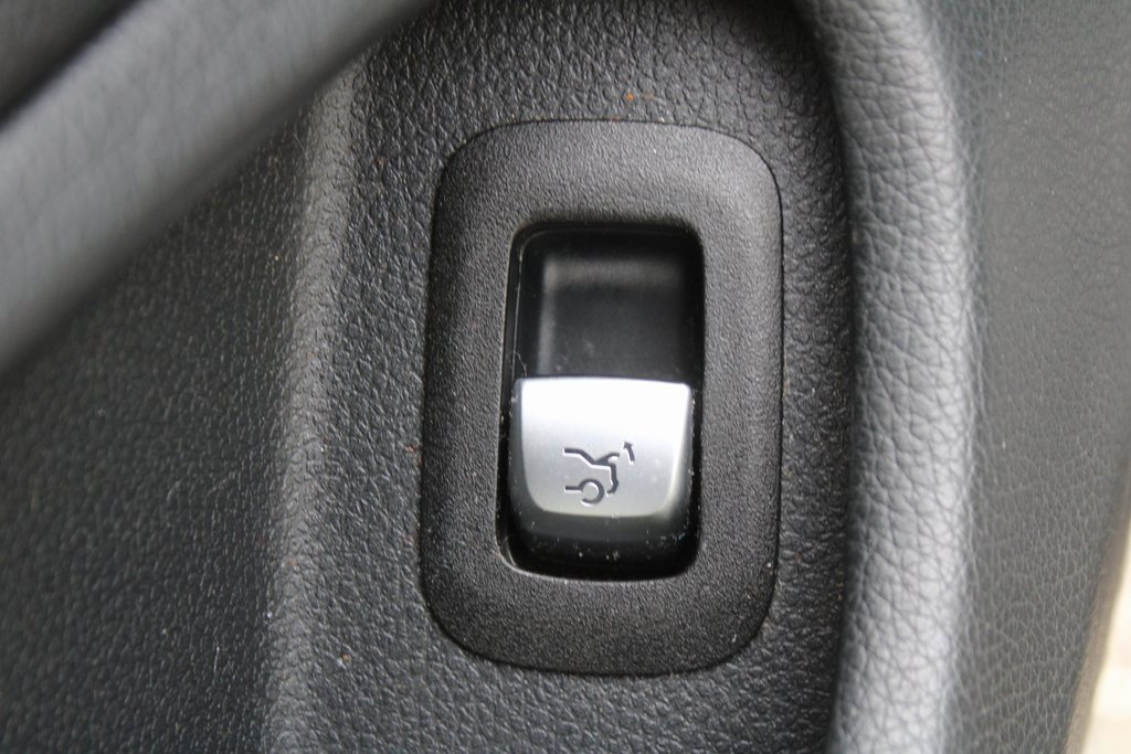 Used 2018 Mercedes-Benz C 63 AMG Cabriolet image 34