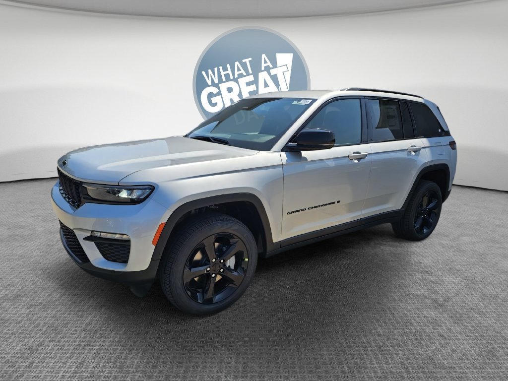 New 2025 Jeep Grand Cherokee Limited w/ Black Appearance Package AWD/4WD image 1