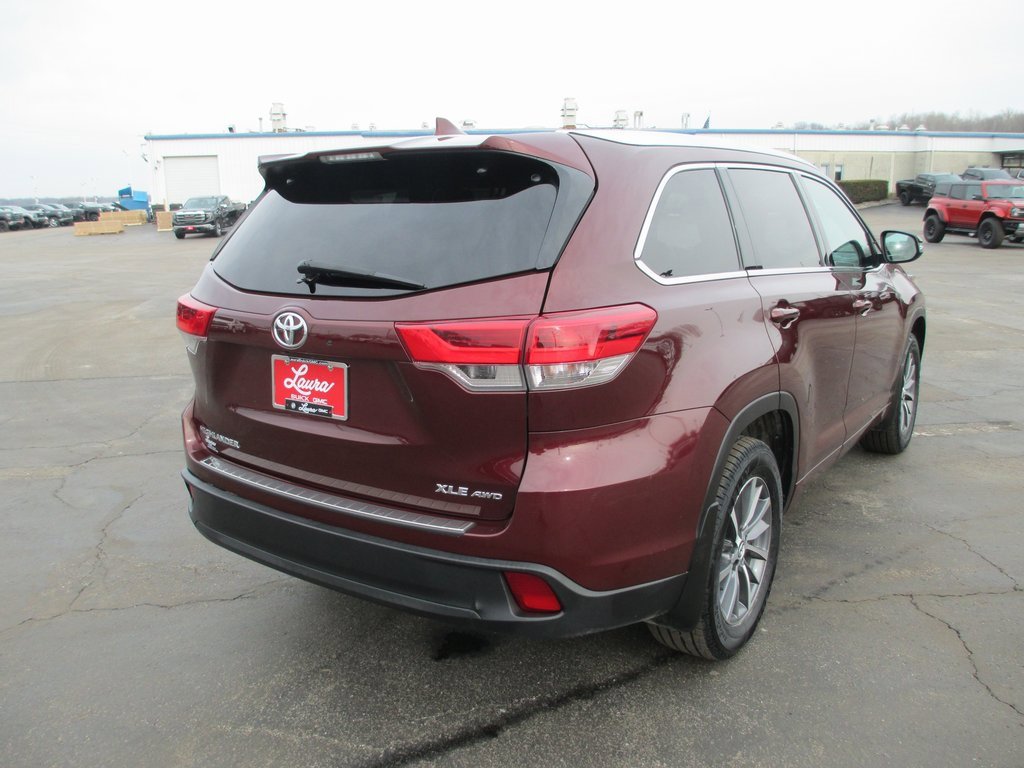 Used 2018 Toyota Highlander XLE image 4