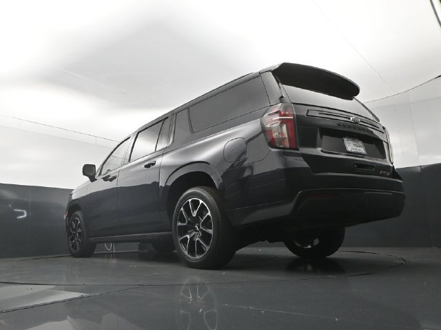 Used 2023 Chevrolet Suburban RST RWD image 31