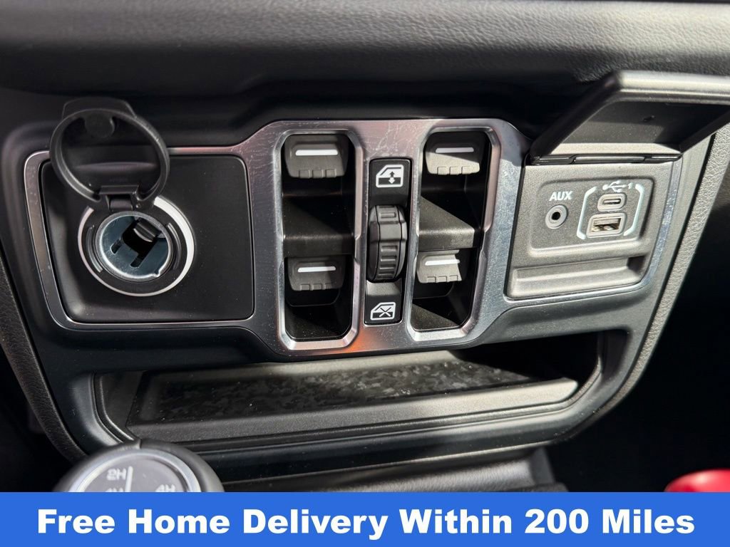 Used 2024 Jeep Wrangler Unlimited Sahara w/ Technology Group image 25