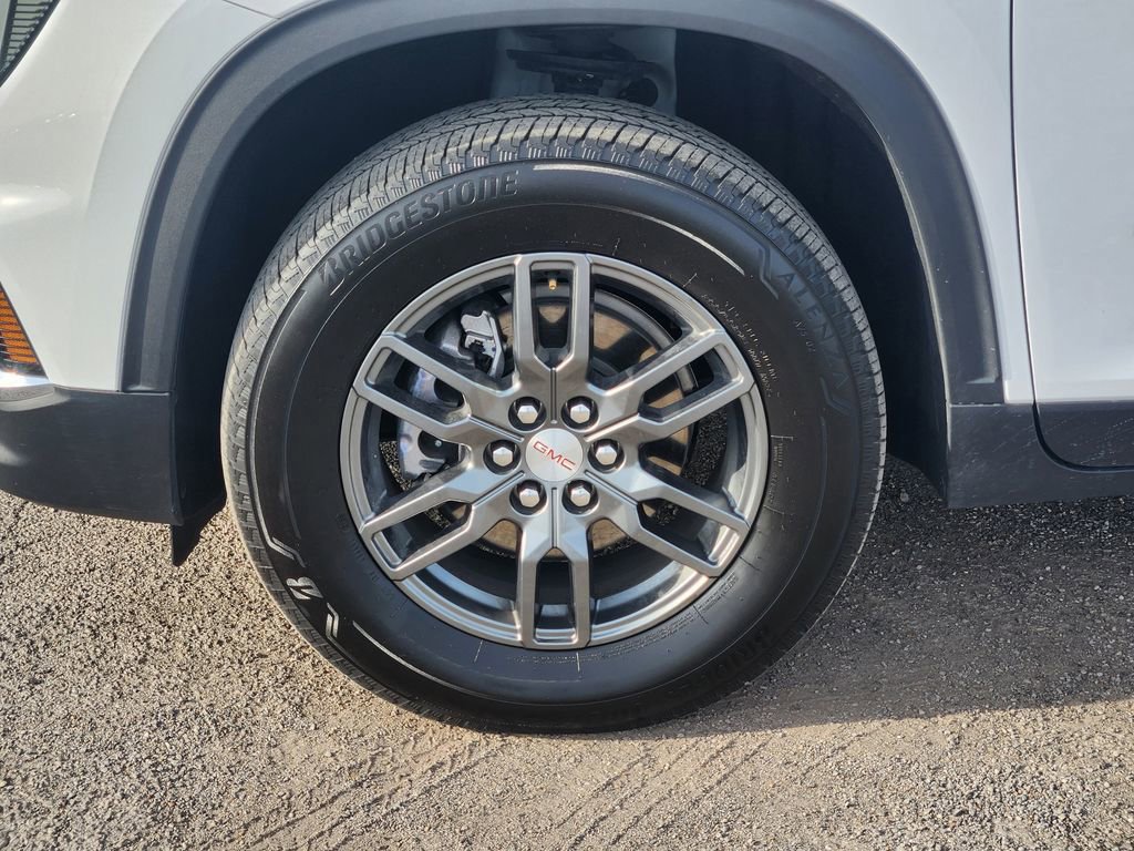 Used 2025 GMC Acadia Elevation image 13