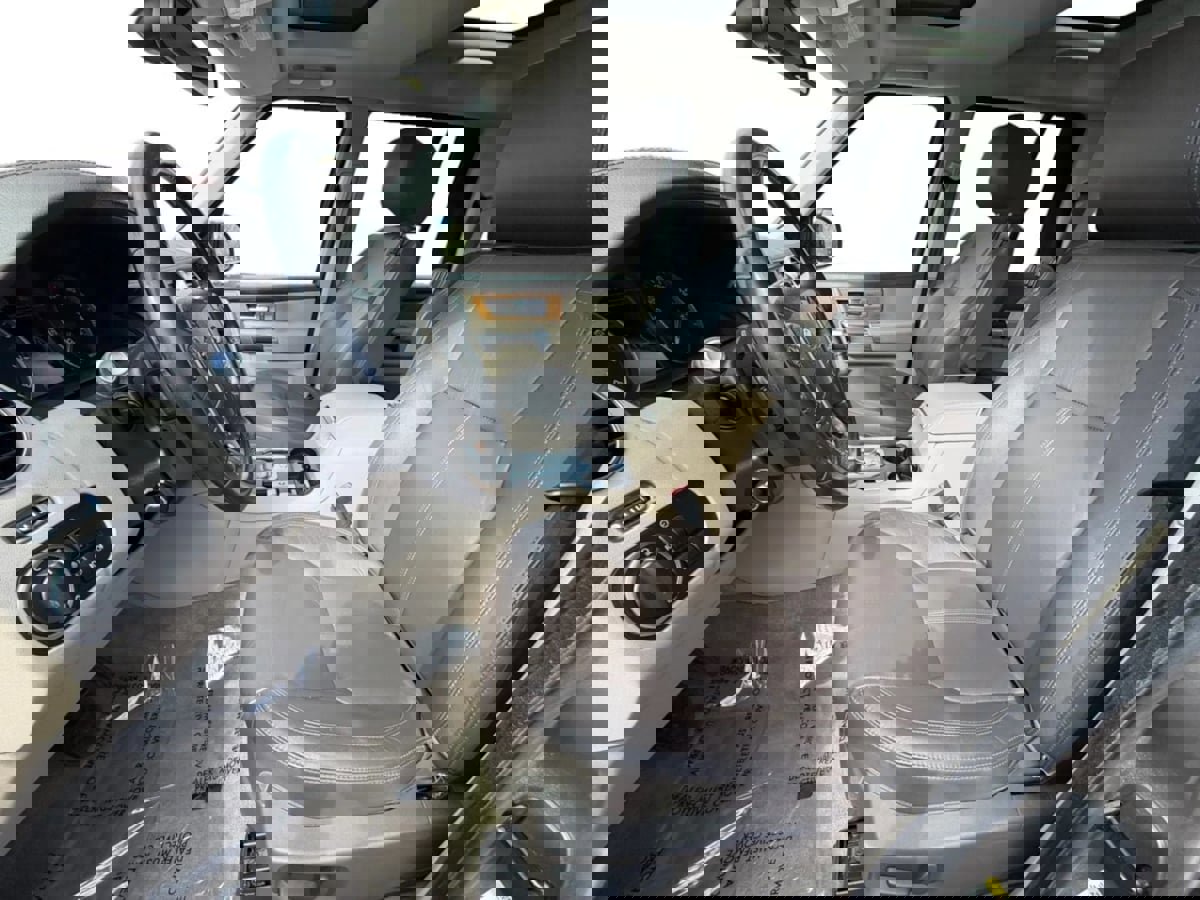 Used 2016 Land Rover LR4 HSE LUX image 10