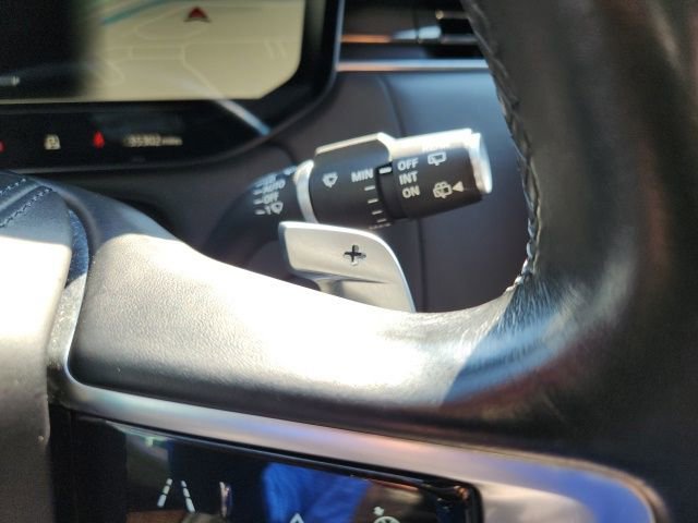 Used 2023 Land Rover Range Rover Long Wheelbase SE image 37