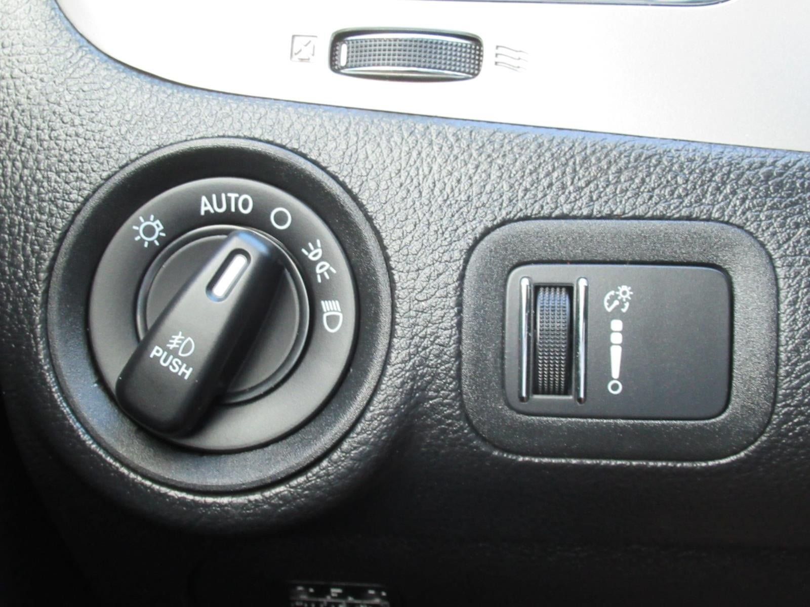 Used 2020 Dodge Journey Crossroad FWD image 23