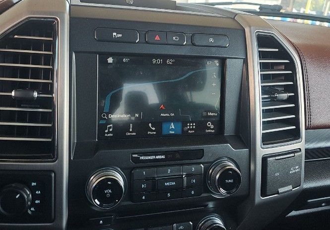 Used 2018 Ford F150 Platinum w/ Equipment Group 701A Luxury AWD/4WD image 8