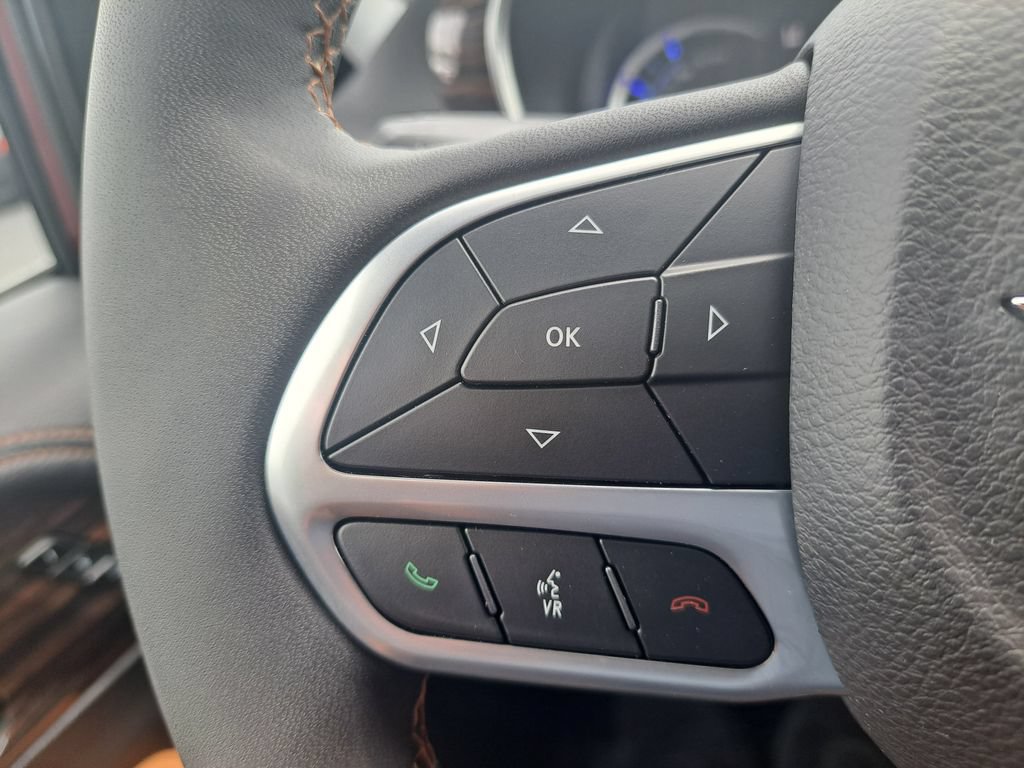 Used 2023 Chrysler Pacifica Pinnacle FWD image 22