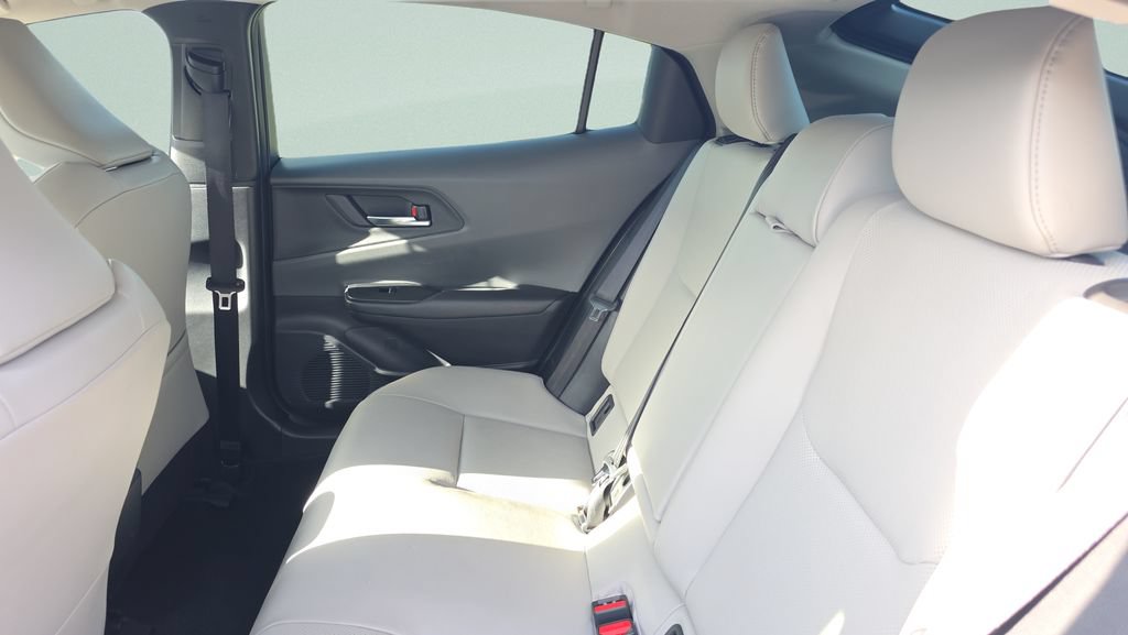 Used 2024 Toyota Prius XLE FWD image 13