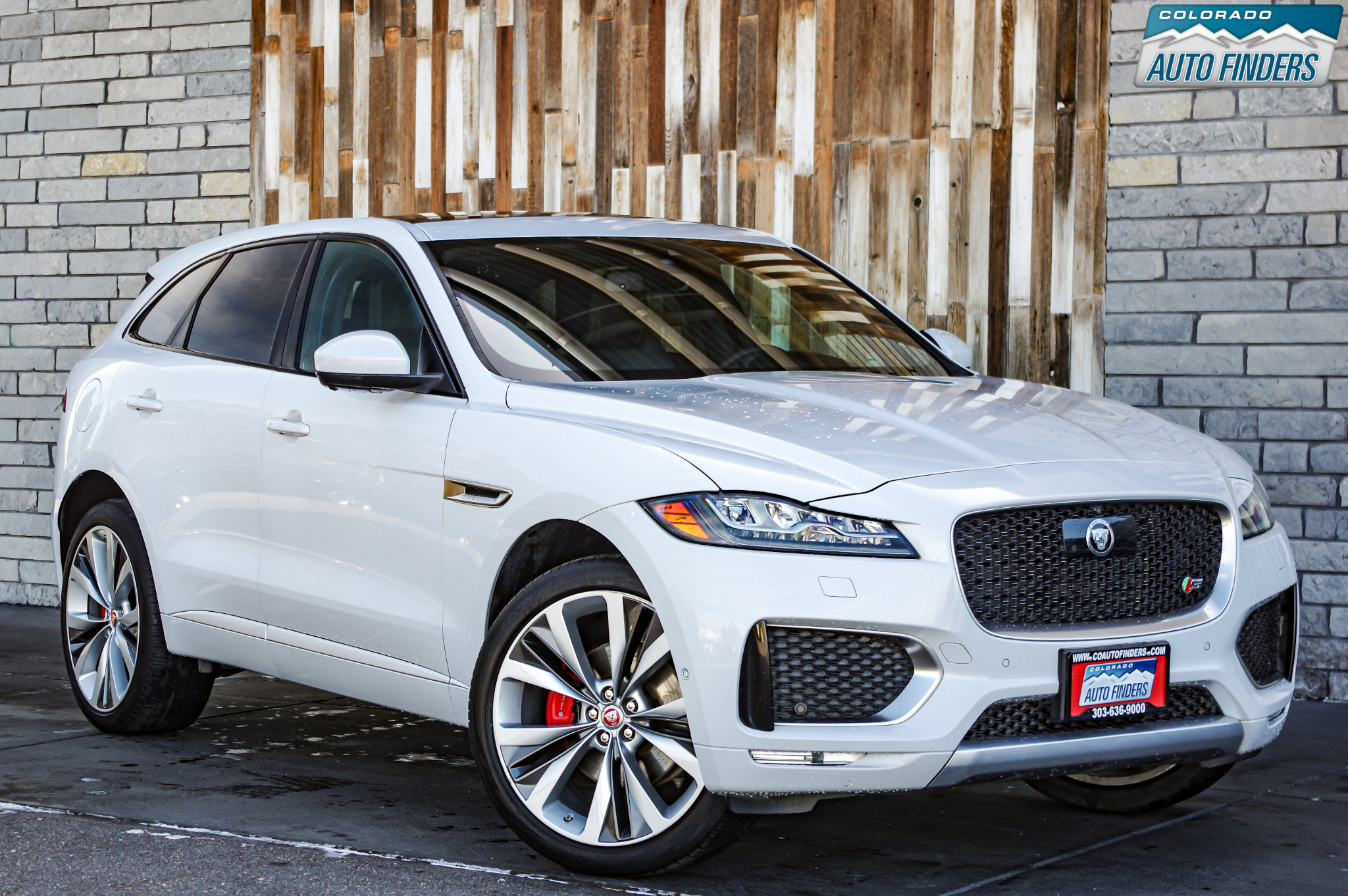 Used 2017 Jaguar F-PACE S image 9