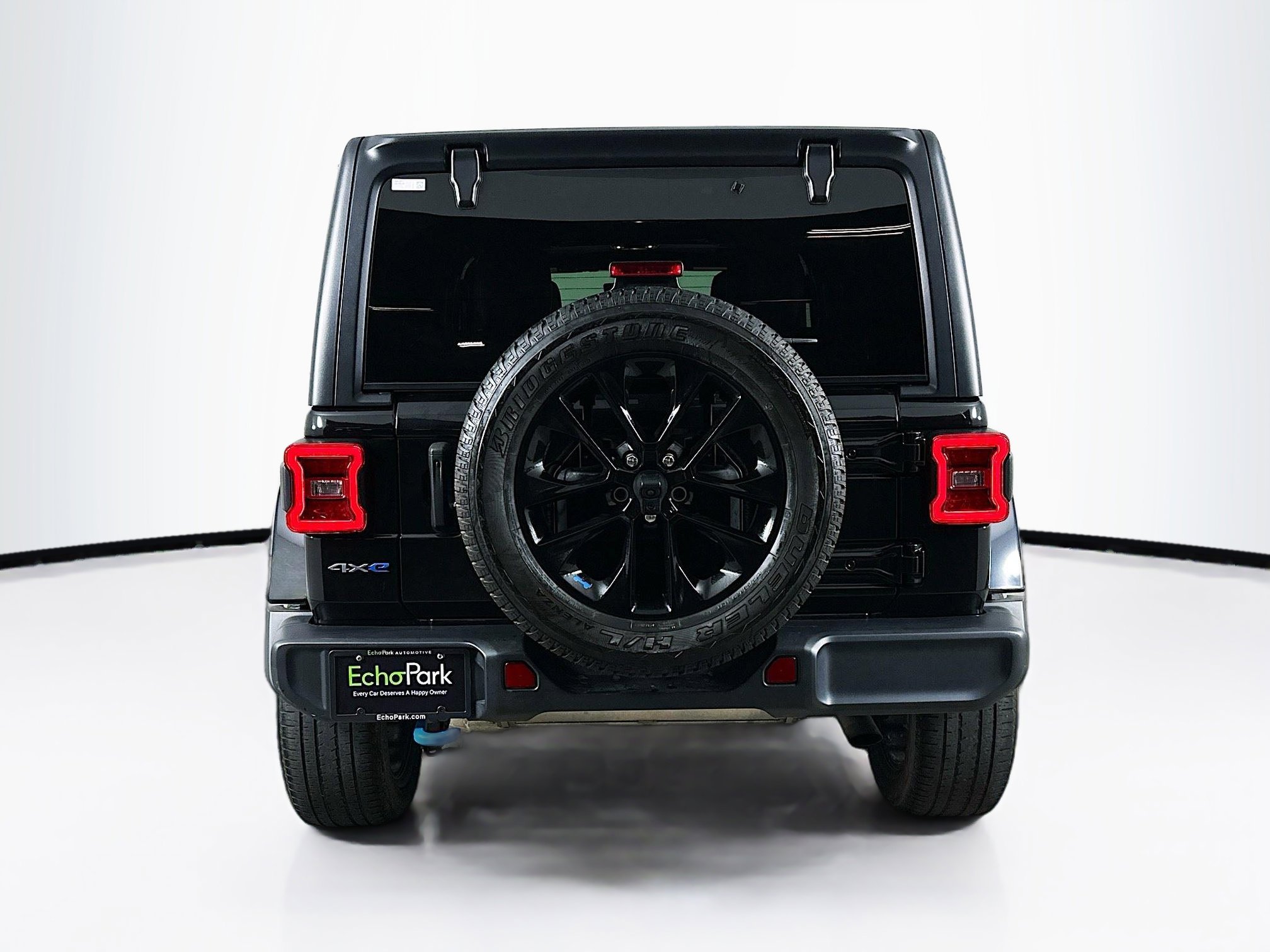 Used 2022 Jeep Wrangler Sahara w/ Cold Weather Group image 7