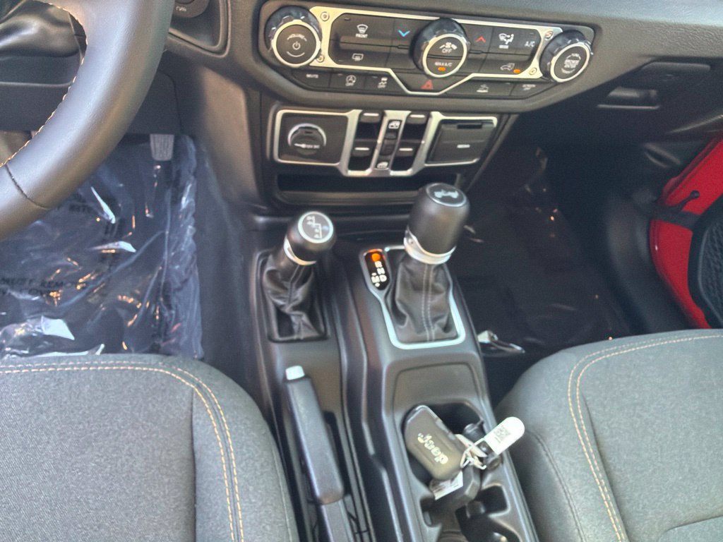 Used 2024 Jeep Wrangler Unlimited Sport AWD/4WD image 20