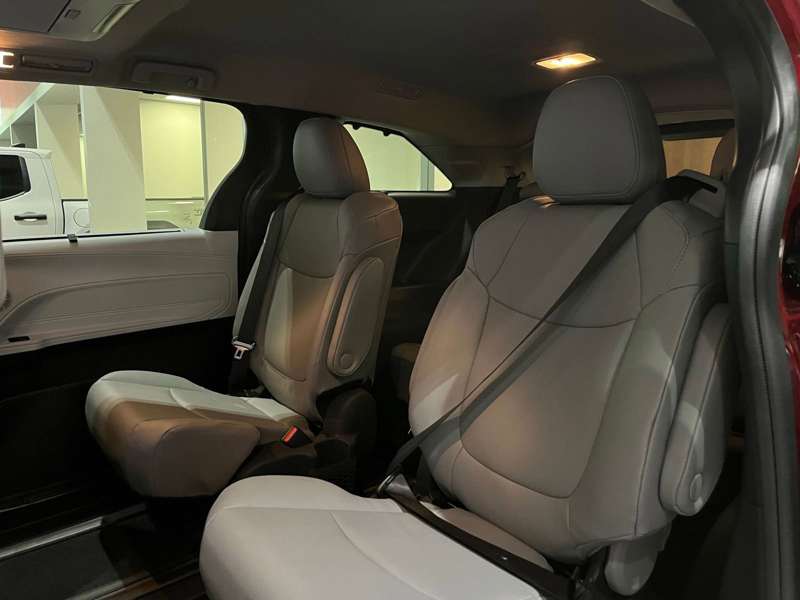 New 2026 Toyota Sienna XLE FWD image 30