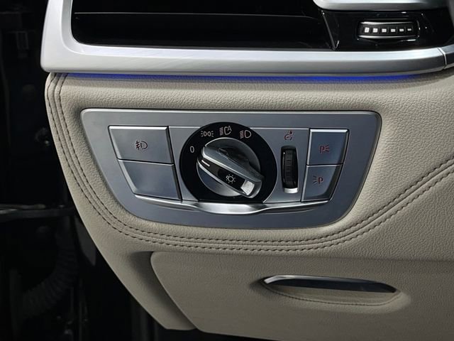 Used 2018 BMW 750i w/ Executive Package image 22