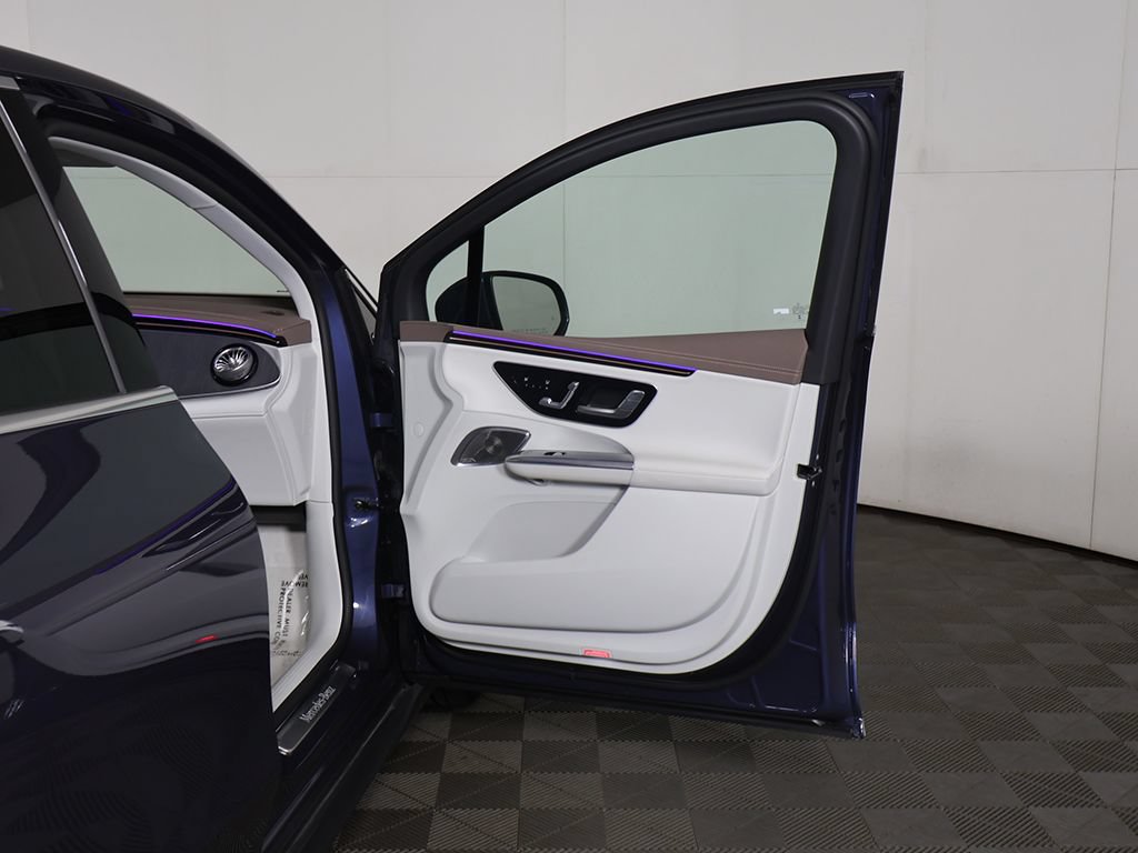 Used 2023 Mercedes-Benz EQE 350+ 4MATIC SUV w/ Exclusive Trim Package image 22