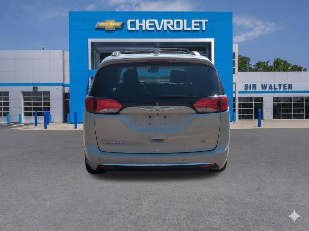 Used 2019 Chrysler Pacifica Limited w/ Tire & Wheel Group image 5