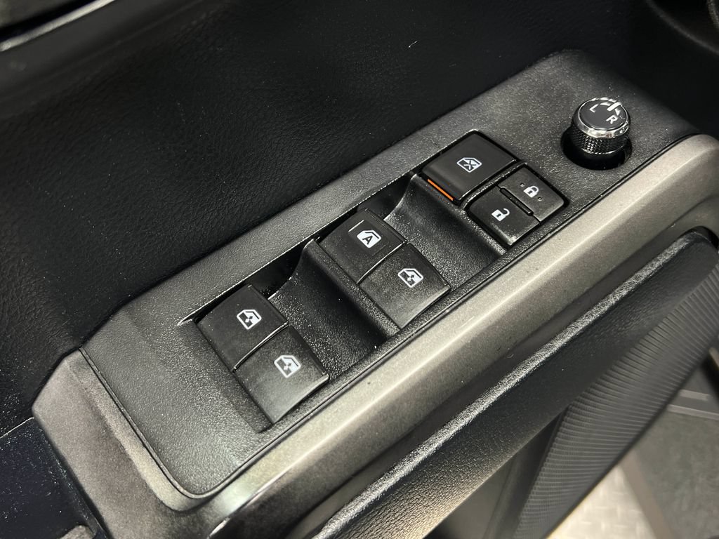 Used 2016 Toyota Tacoma SR5 w/ Towing Package RWD image 15