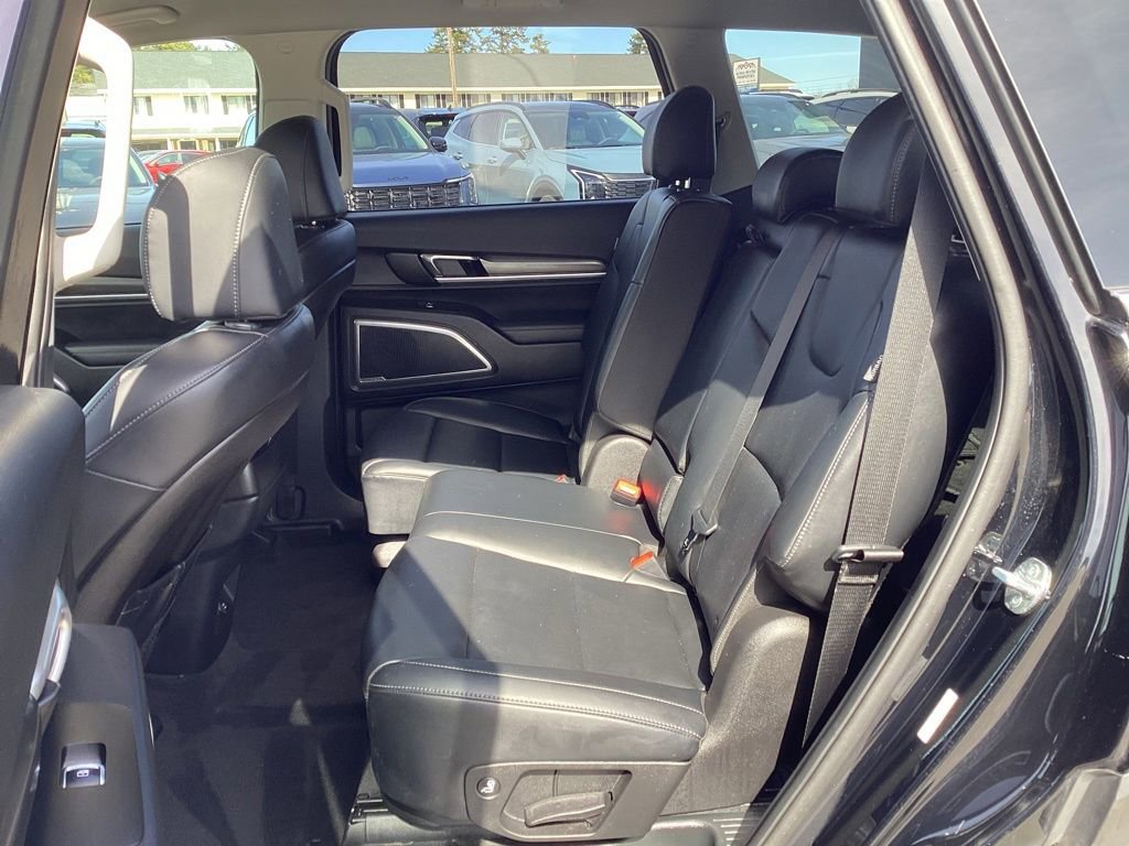 Certified 2024 Kia Telluride LX image 14