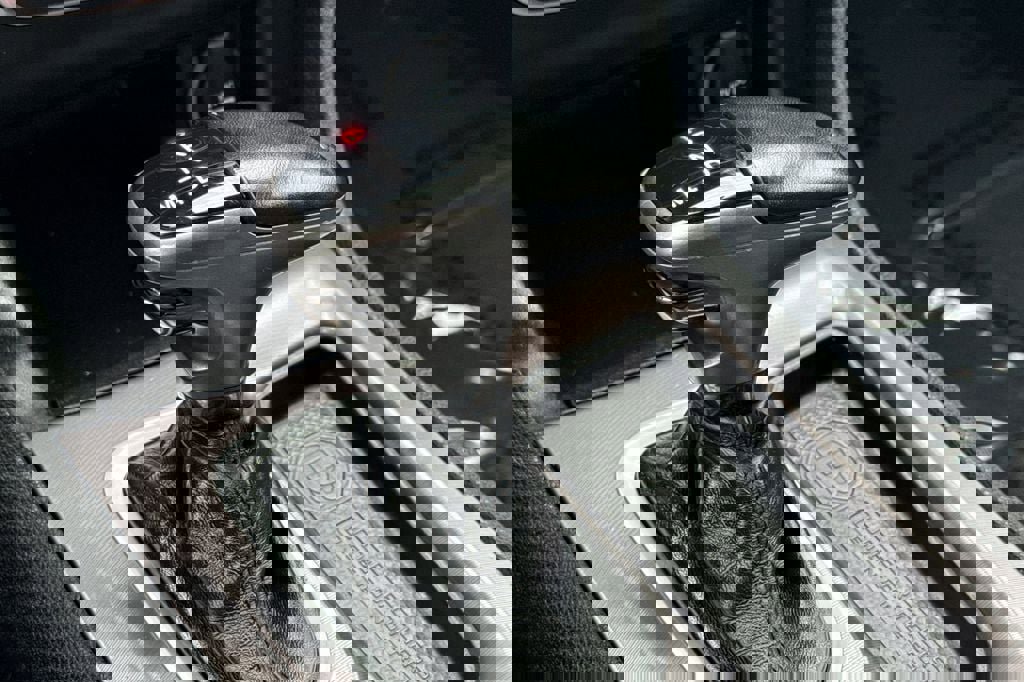 Used 2021 Dodge Charger SXT w/ Leather Interior Group image 17