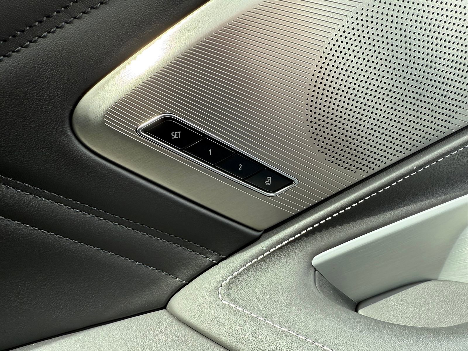 Used 2025 Chevrolet Corvette E-Ray image 27