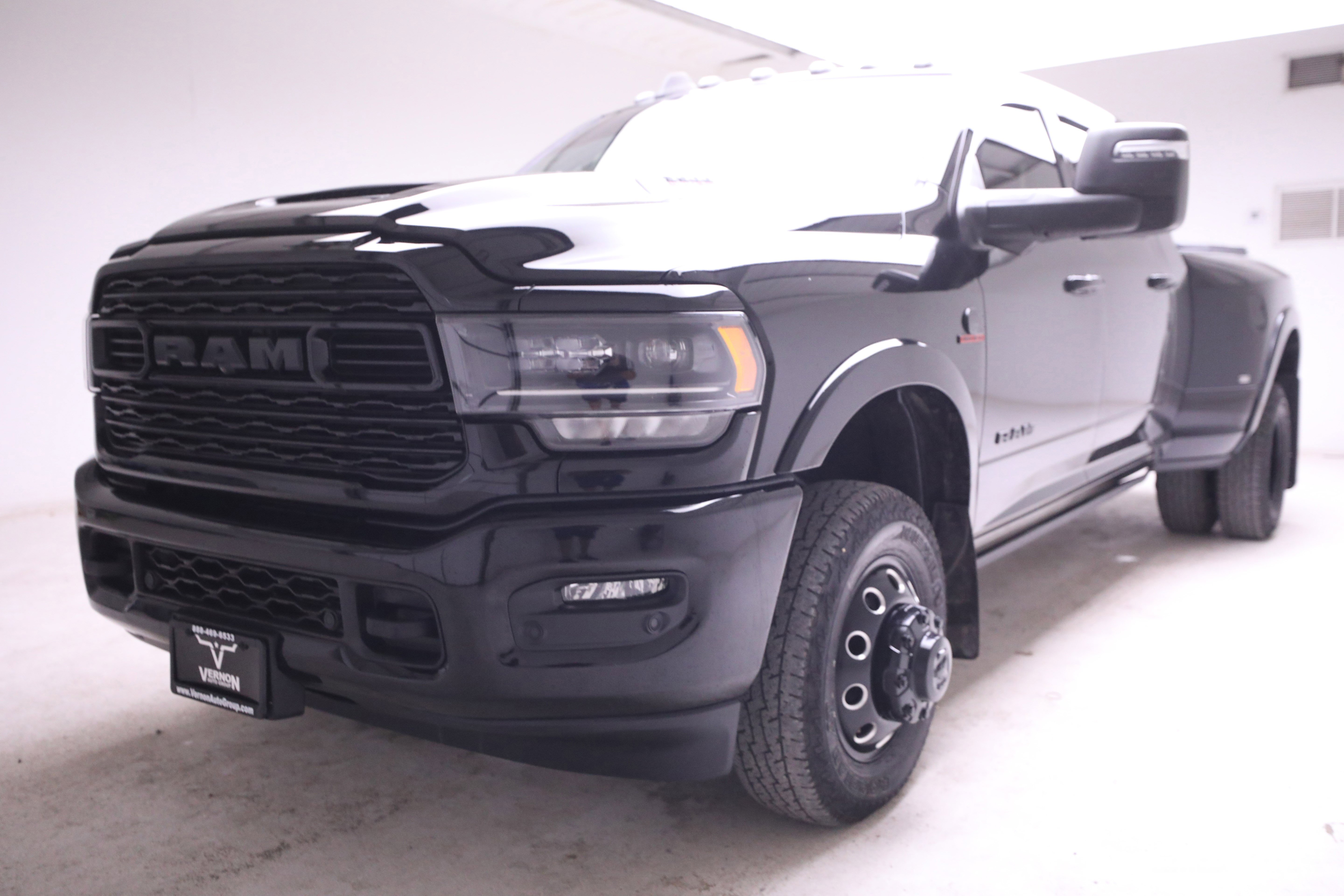 Used 2024 RAM 3500 Limited image 1