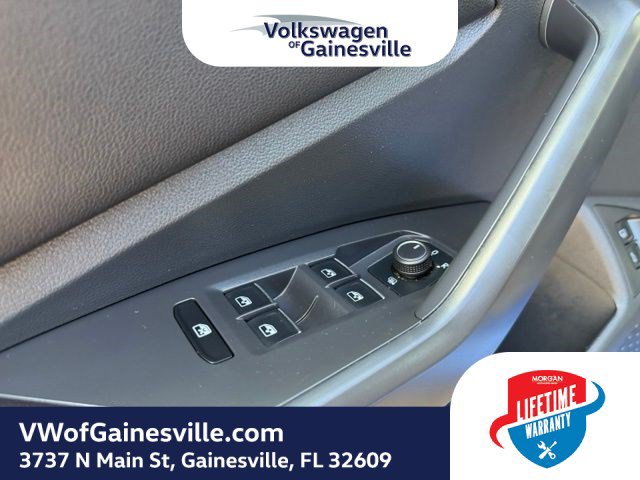 Certified 2024 Volkswagen Jetta SE FWD image 15