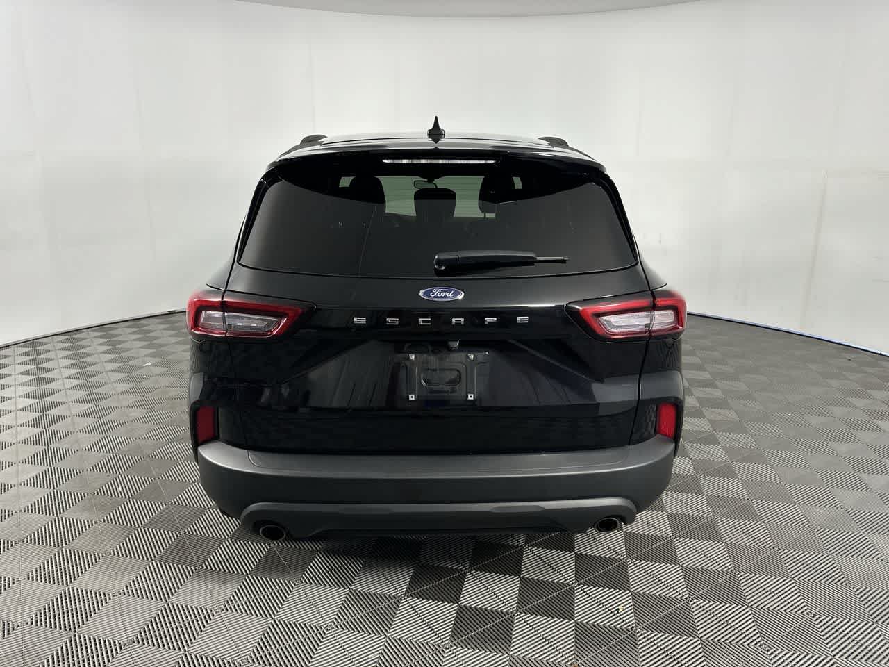 Used 2025 Ford Escape ST-Line FWD image 13