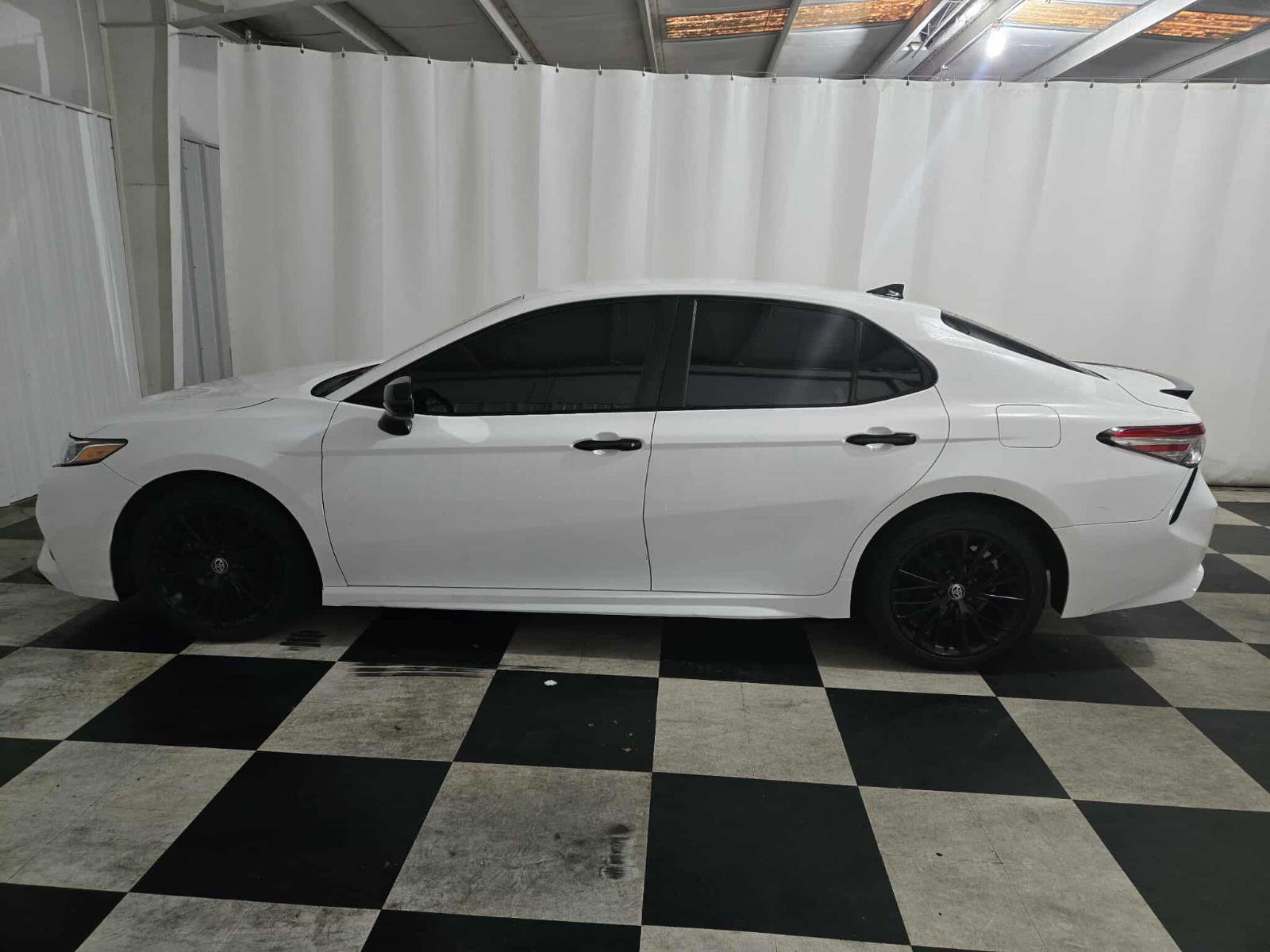 Used 2020 Toyota Camry SE image 8