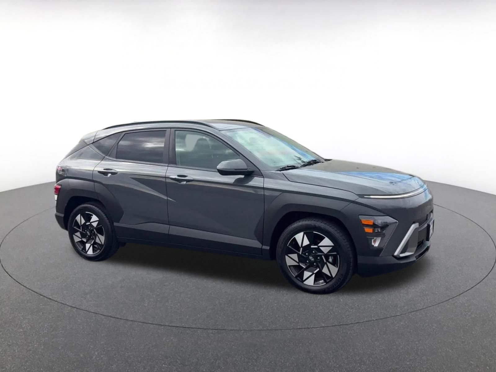 Used 2025 Hyundai Kona SEL image 2
