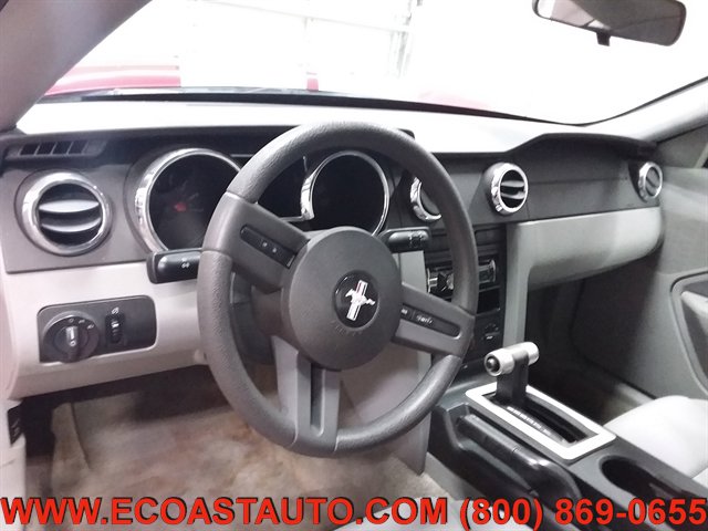 Used 2005 Ford Mustang Deluxe Coupe image 11