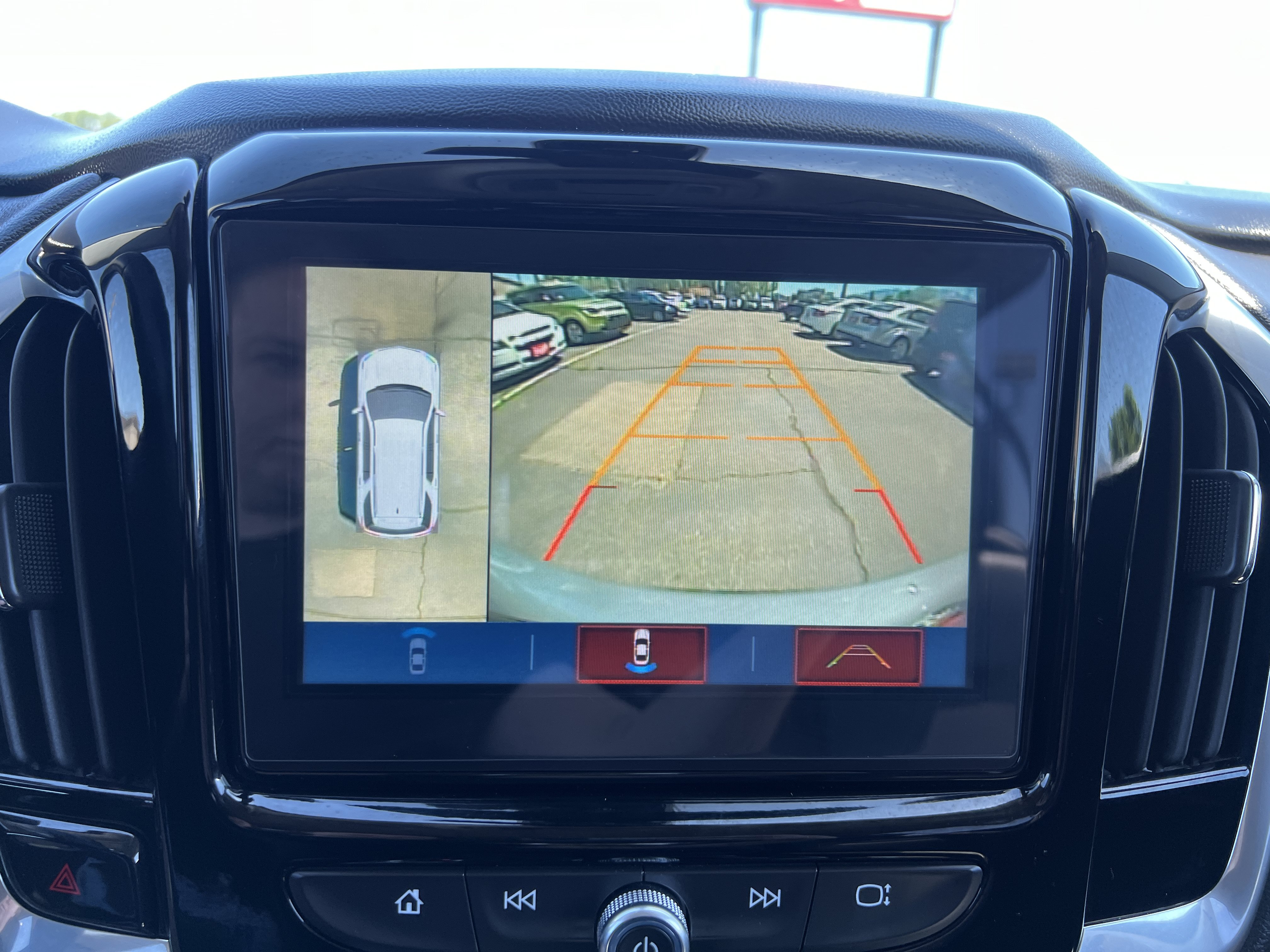 Used 2019 Chevrolet Traverse RS AWD/4WD image 17