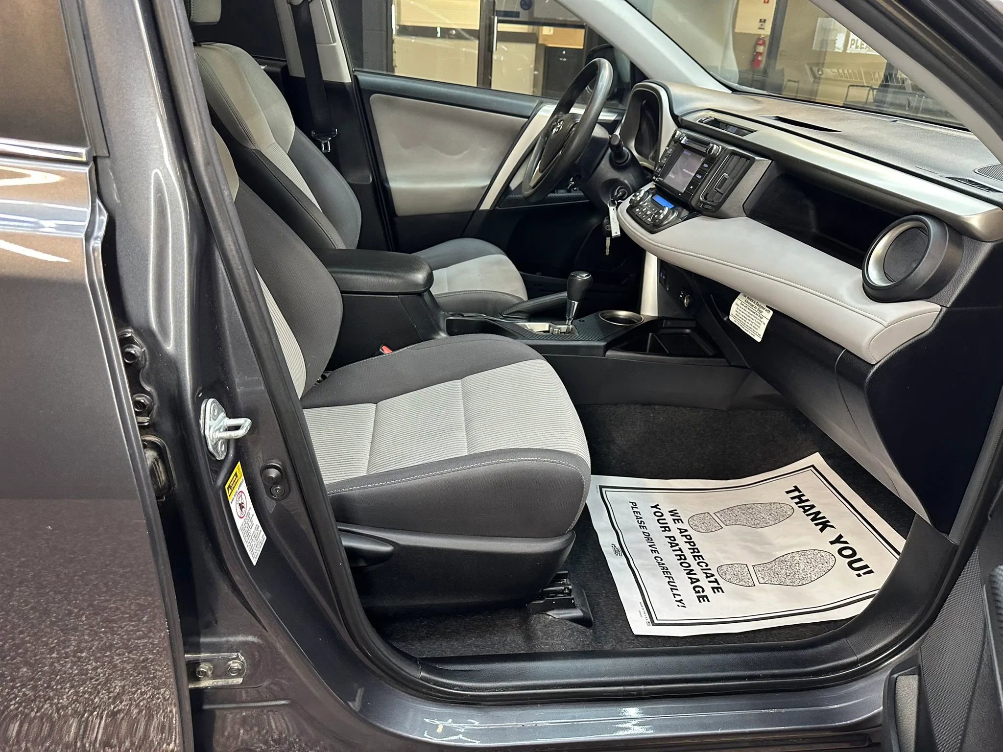 Used 2015 Toyota RAV4 XLE image 28