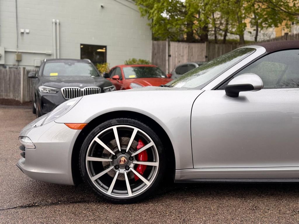 Used 2013 Porsche 911 Carrera 4S AWD/4WD image 10