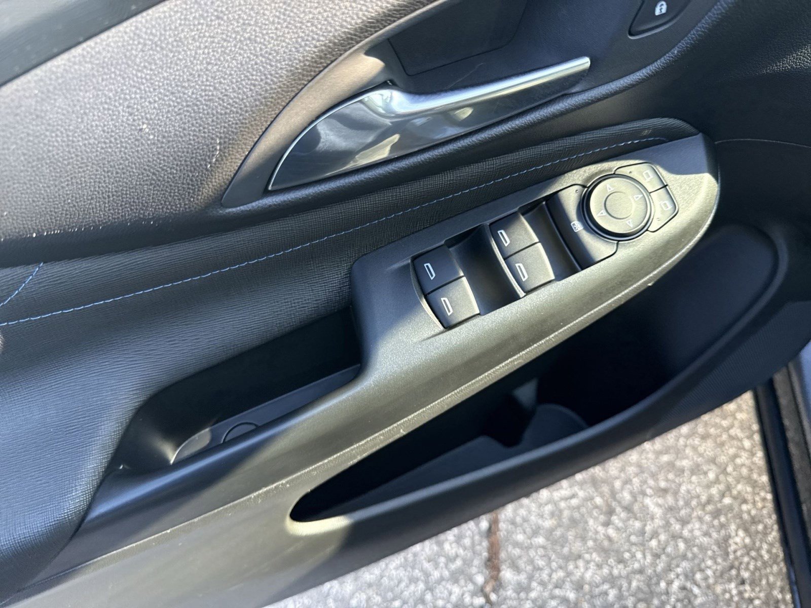 Used 2025 Buick Envista Sport Touring image 15