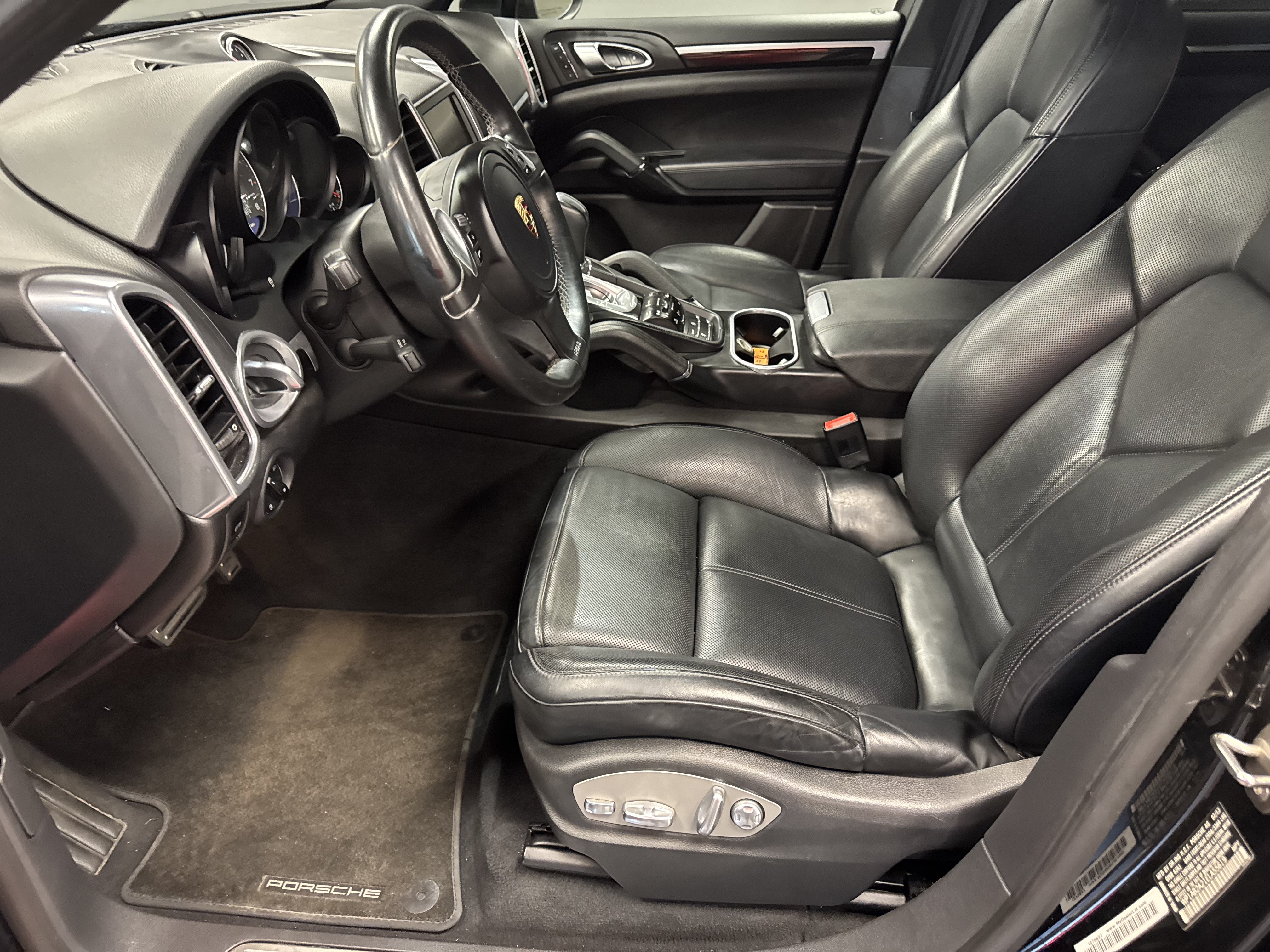 Used 2014 Porsche Cayenne S AWD/4WD image 9