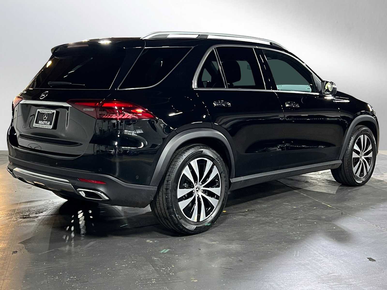 Used 2025 Mercedes-Benz GLE 350 4MATIC image 4