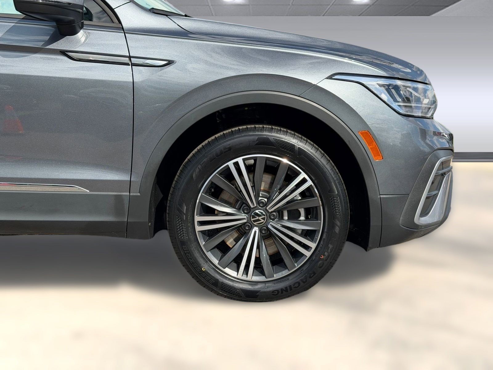 Used 2024 Volkswagen Tiguan Wolfsburg Edition image 12