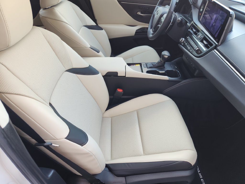 Certified 2025 Lexus ES 350 w/ Premium Package FWD image 14