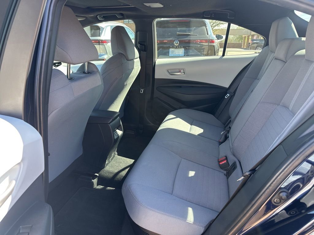 Used 2025 Toyota Corolla SE w/ SE Premium Package image 15