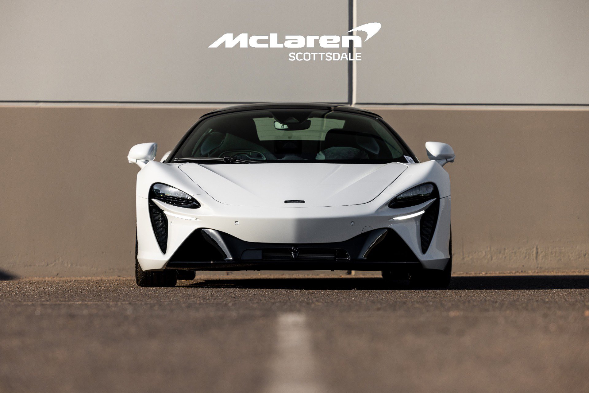 Used 2025 McLaren Artura Spider image 12