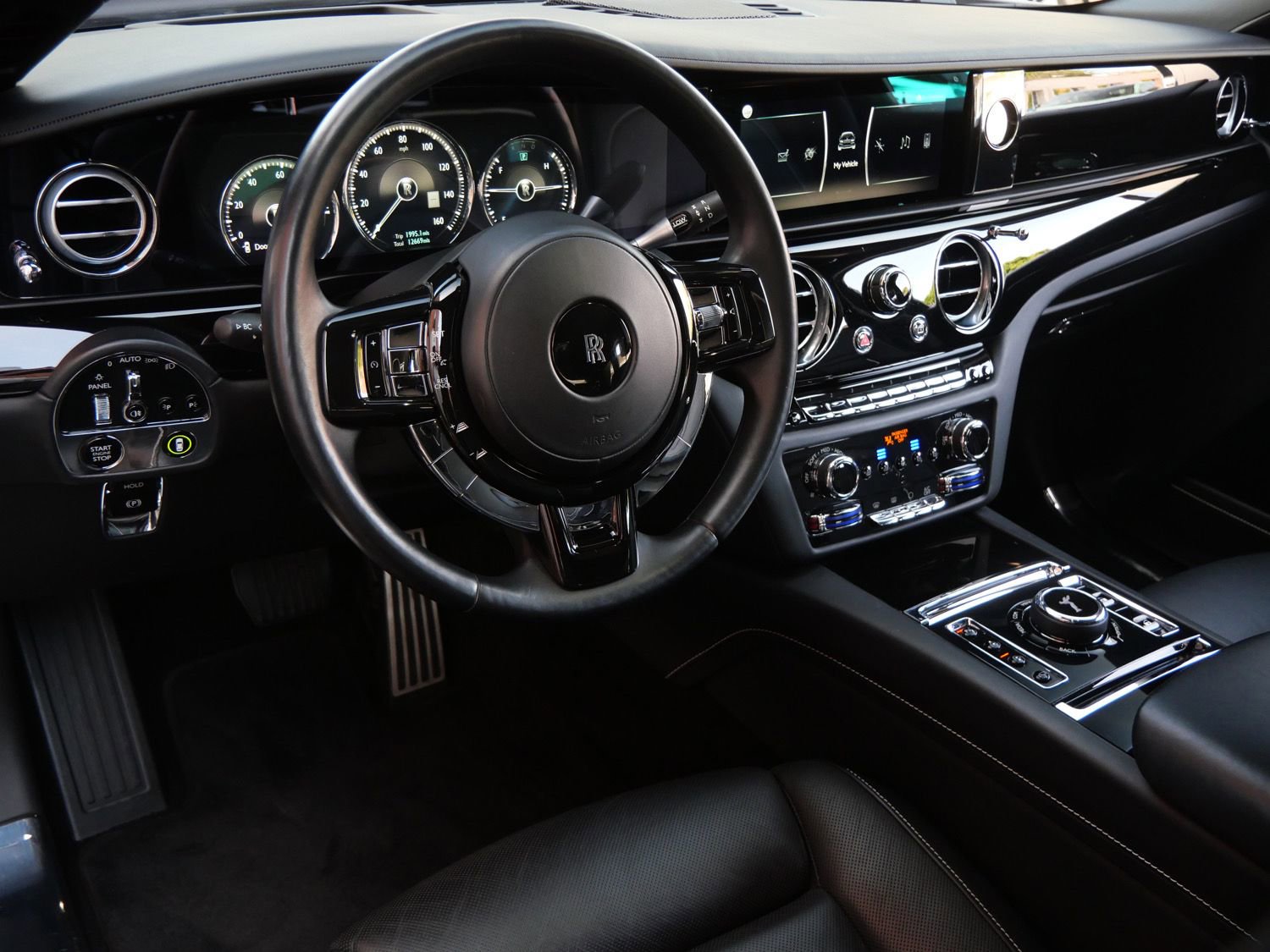 Certified 2022 Rolls-Royce Ghost AWD/4WD image 18